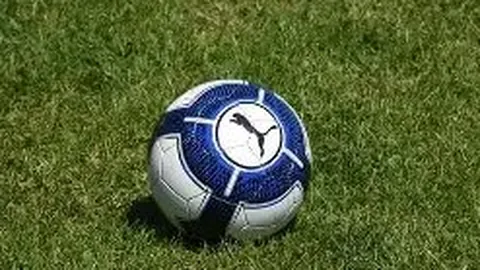 陈凯歌陈红日本机场亮相，行李堆叠引关注，网友感叹：状态超乎想象！