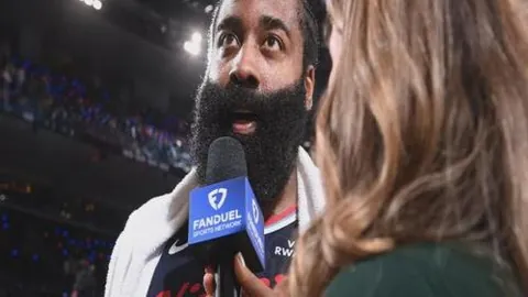 奥萨苏纳迎战巴塞罗那：首发公布，拉菲尼亚休战，阿劳霍亮相，伊尼戈入队